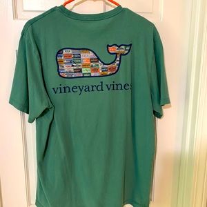 Men’s vineyard Vines tee